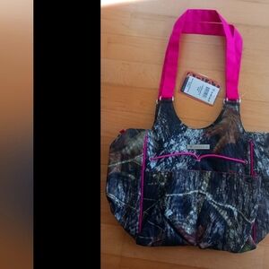 NWT Ariat camo handbag